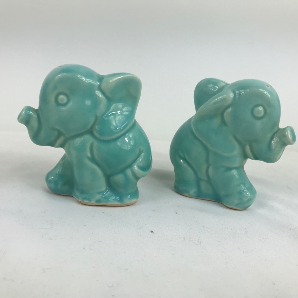 Vintage Teal Elephant Salt & Pepper Shakers